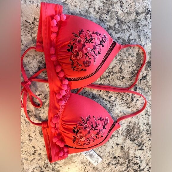 Time and Tru Women's Molded Flamengo Dancer
Тор Size M - Picture 7 of 17